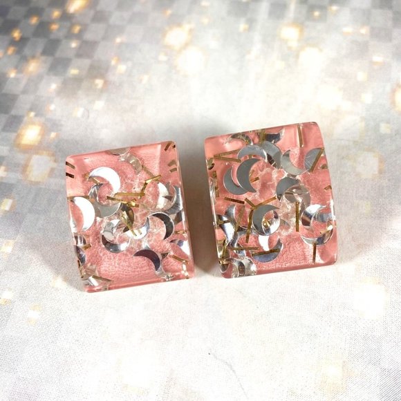 Vintage baby pink and silver moon confetti lucite clip on earrings - Picture 1 of 4